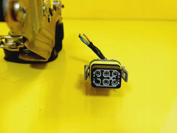 Serratura Porta Anteriore Destra Opel Corsa B 6 Pin 90493702 image 4