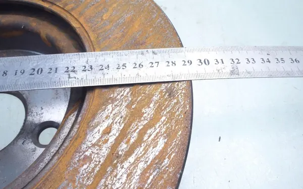 Toyota OEM ARA156835 Vorderer Bremsscheibe - Gebraucht image 4