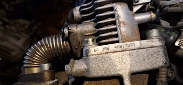 Fiat Stilo Drosselklappe 2002 1.9L 46817373 image 4