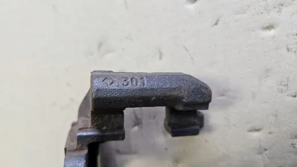 VW PASSAT B5 Clamp Bracket Front 301 - OEM image 4