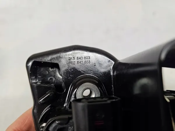 VW Transporter Skjutdörrslås 7E0843603D image 5