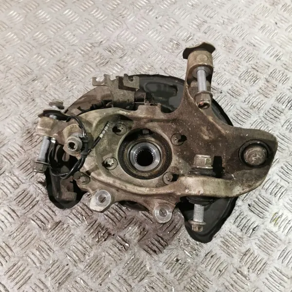 UTO33678 Taka pyörännavat Mercedes E W238 2018 image 10