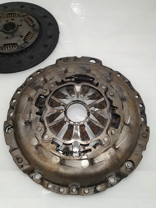 VOLANTE motor de duplo massa AUDI 0B4105266G image 3