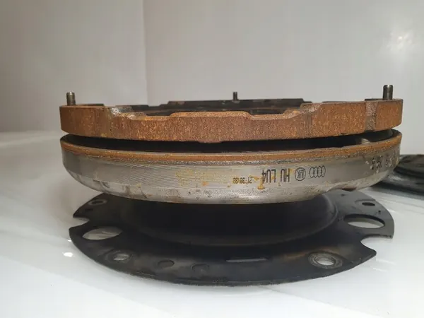 VOLANTE motor de duplo massa AUDI 0B4105266G image 5