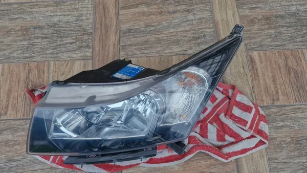 Faros delanteros izquierdo Chevrolet Cruze image 3