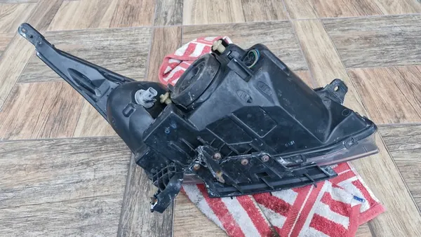 Faros delanteros izquierdo Chevrolet Cruze image 8