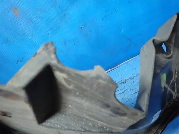 Vasen etupyöräkaari Iveco Daily IV image 4