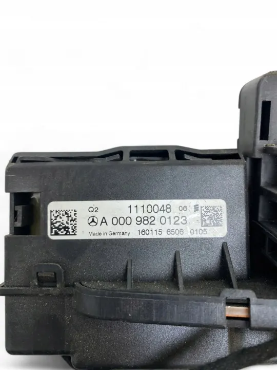 Fusible Relais Batterie Mercedes-Benz OEM A0009820123 image 4