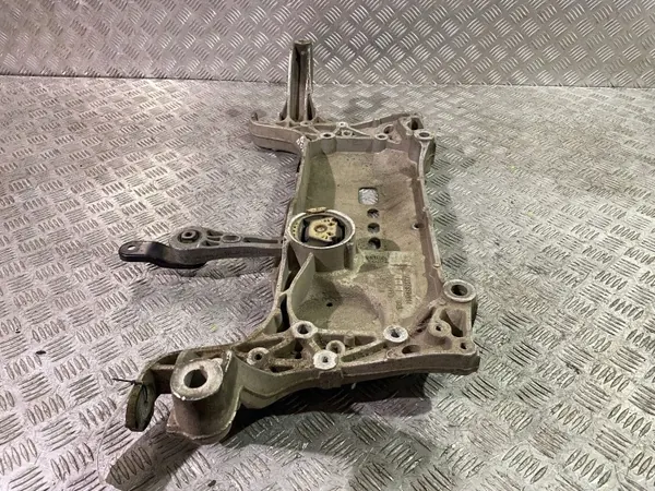 Vorderes Hilfsrahmen OEM 7N0199369A - Gebraucht image 6