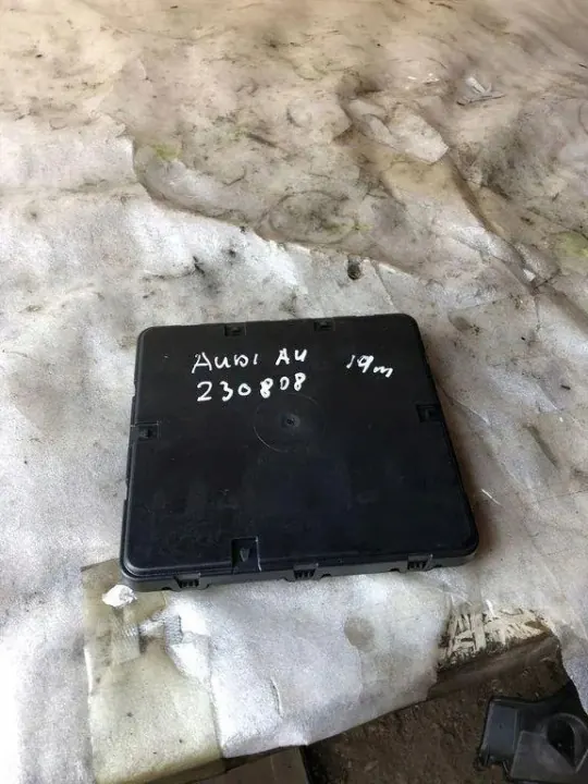 Módulo Confort Audi A4 OEM 8W0907064GA Usado image 2