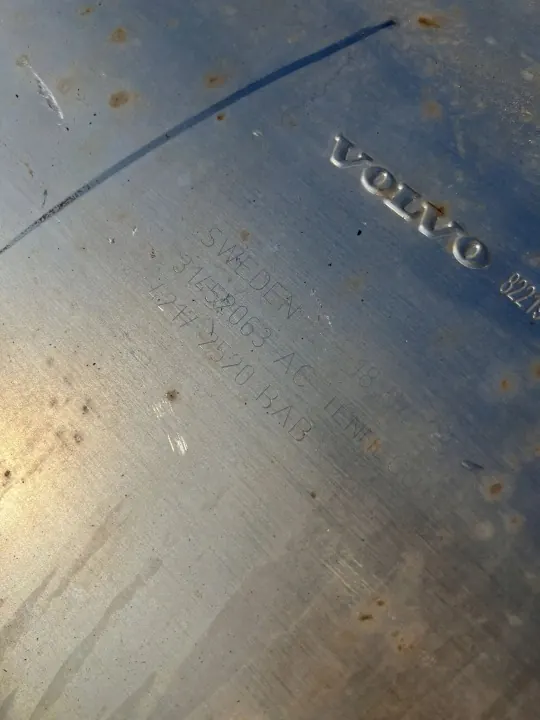 Pakoputken vaimentin OEM 82219128 Volvo XC90 2.4D:lle image 4
