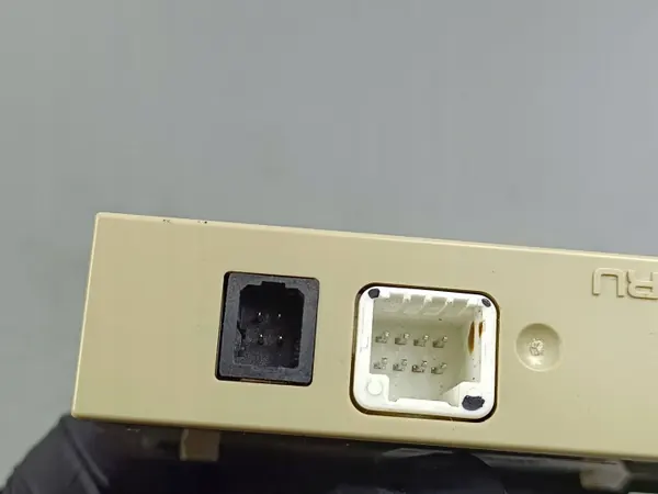 Toyota GR 86 USB-Steckdose OEM 86257CC001 image 3