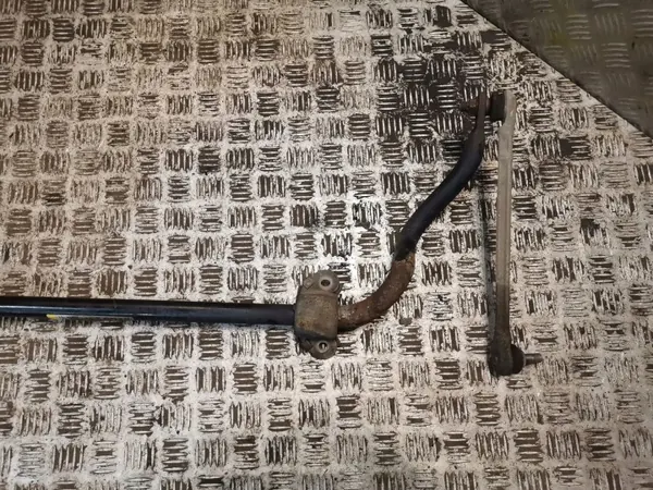 Mercedes-Benz C W204 Etutukivarsi OEM 2043230765 image 3