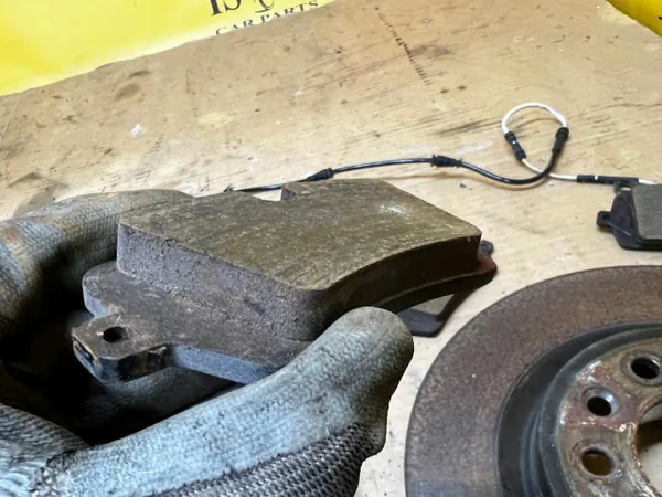 Kit Discos e Pastilhas Travão Traseiro Land Rover Discovery V image 6
