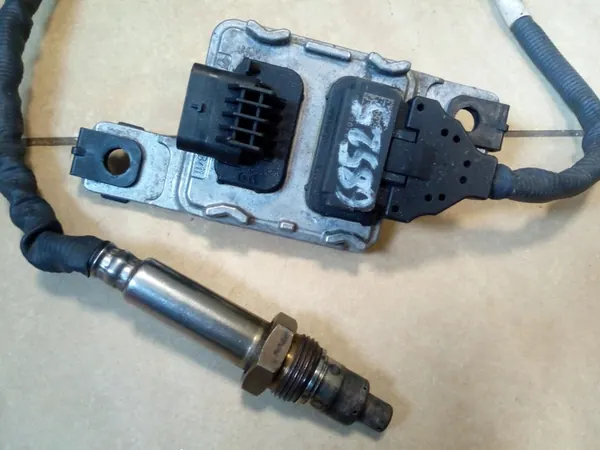 Sensor NOx OE VAG 04L907807EF image 3