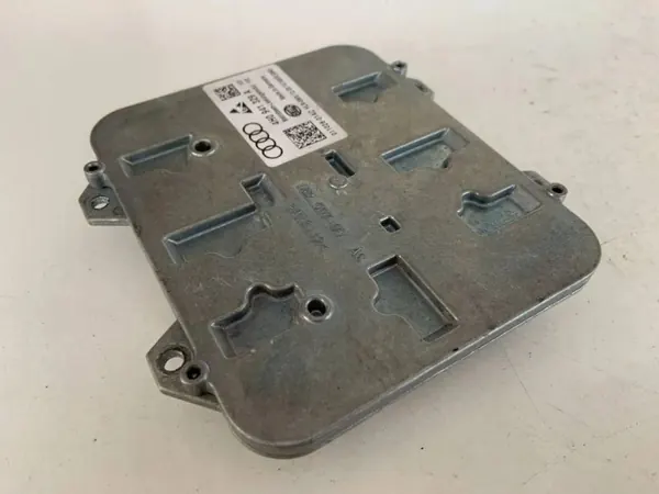 Module LED d'occasion OEM 4H0941329A pour Audi A6 image 3