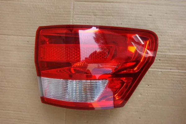 Luz trasera derecha Jeep Grand Cherokee 55079414A image 3
