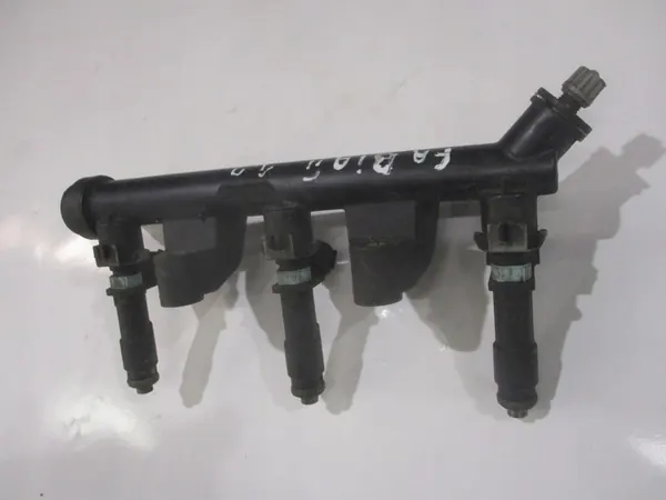 SKODA FABIA II 07-10 1.2 60CV Rampe d'injection 03D906031F image 2