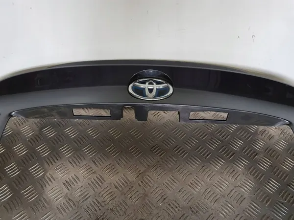 Toyota OE 76811-F4010 Panel de maletero image 8