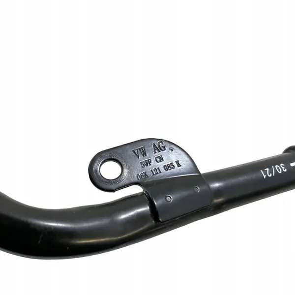Jäähdytysputki AUDI Q3 (F3) 2.0L bensiini 2022 OEM 06K121085K image 5