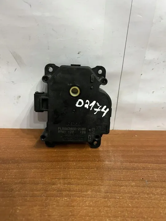 Motor de compuerta Toyota OE usado OEM D2174 (2018) image 2