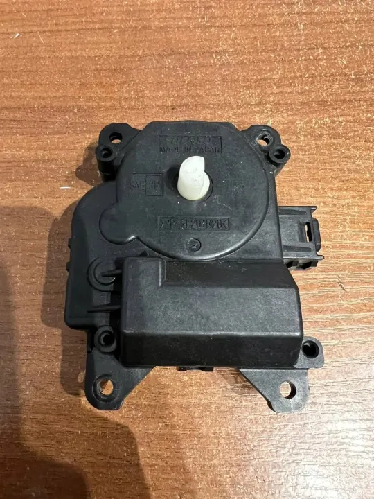 Motor de compuerta Toyota OE usado OEM D2174 (2018) image 4