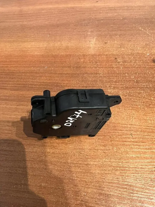 Motor de compuerta Toyota OE usado OEM D2174 (2018) image 5