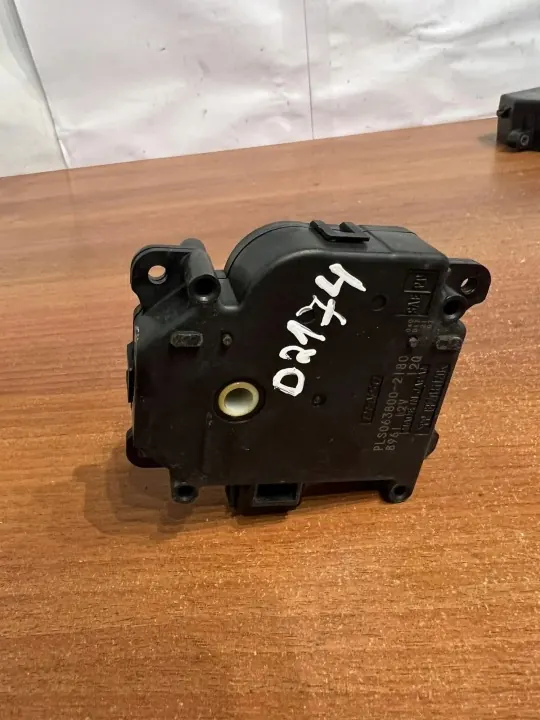 Motor de compuerta Toyota OE usado OEM D2174 (2018) image 6