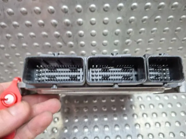 Calculateur Moteur S26312764 pour Renault Dacia 1.5 DCI image 3