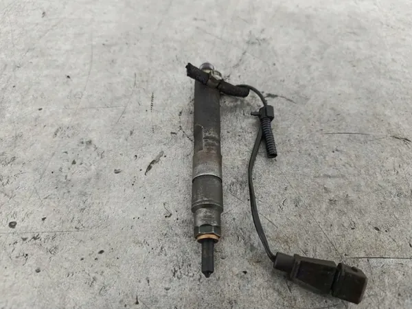 Inyector de control OEM 028130202Q para VW New Beetle 1.9 TDI image 3