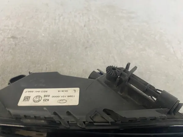 Farol Halógeno Esquerdo Skoda Octavia III image 5