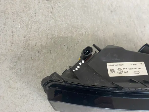 Farol Halógeno Esquerdo Skoda Octavia III image 6