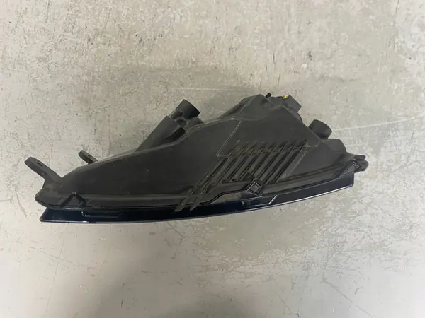 Farol Halógeno Esquerdo Skoda Octavia III image 7