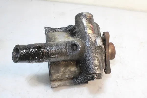 Renault OE 8200374085 Power Steering Pump image 3