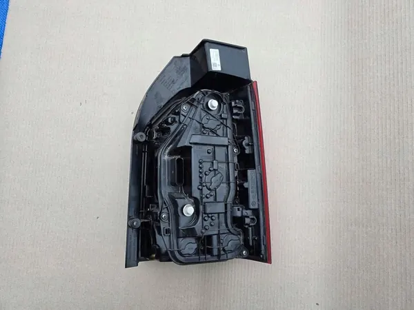 VW Transporter T6 Luz Trasera Izquierda image 2