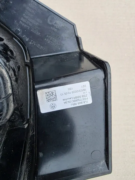 VW Transporter T6 Luz Trasera Izquierda image 3