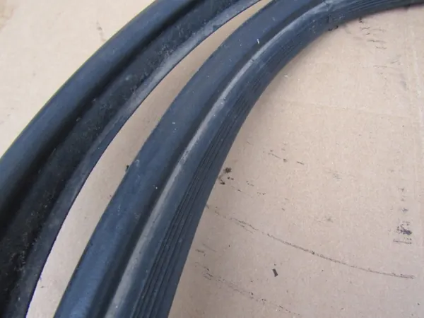 Joint Caoutchouc Coffre Mercedes W203 Berline OEM image 4