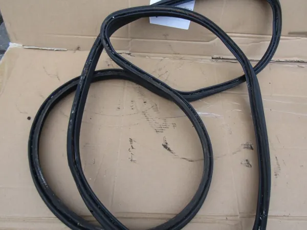Joint Caoutchouc Coffre Mercedes W203 Berline OEM image 6