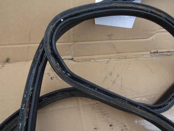 Joint Caoutchouc Coffre Mercedes W203 Berline OEM image 8