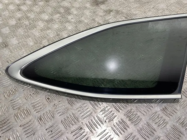 Vitre latérale arrière Subaru Outback OEM FBZ17336 image 4