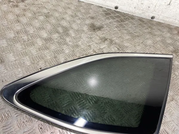 Vitre latérale arrière Subaru Outback OEM FBZ17336 image 5