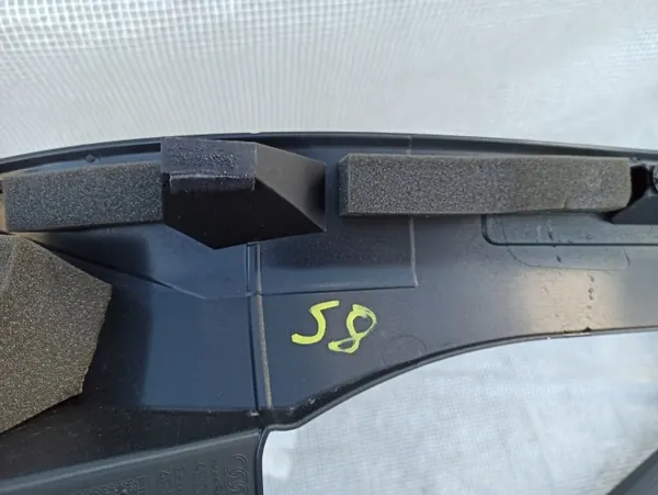 Audi S8 D3 Bakre Höger Sidoskärmslist OEM 4E0864608P image 5