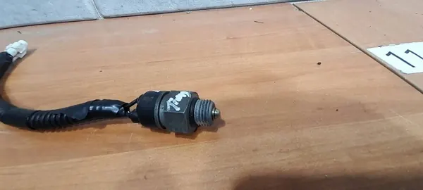 Capteur de lumière de recul Suzuki Jimny III 04r OEM MIA13011 image 3