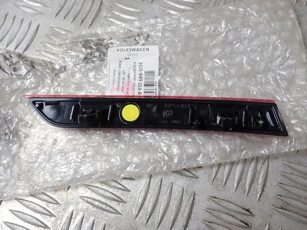 Takavalaisin VW Passat B5 image 2