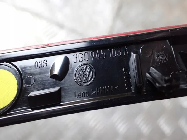 Takavalaisin VW Passat B5 image 3