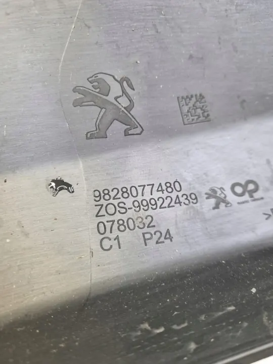 OEM 9828077480 Spoiler Dianteiro para Peugeot 2008 II image 6