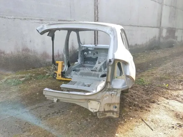 BMW X1 E84 oikea takasivu OEM 41002993127 image 9