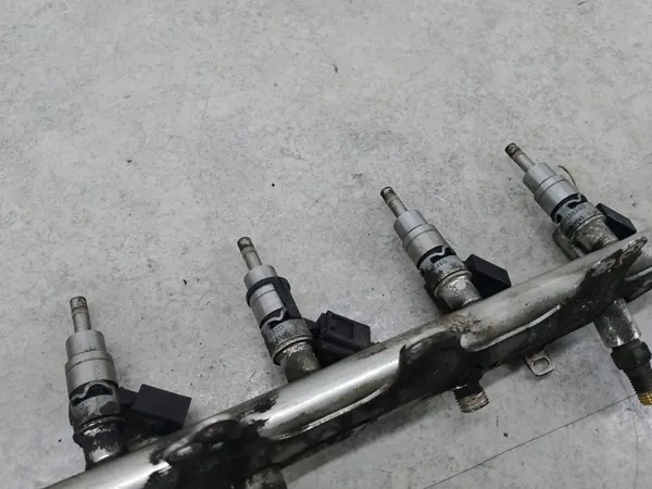 Riel de inyección OEM 06F133317 para Audi A6 C6 2.0 TFSI image 4