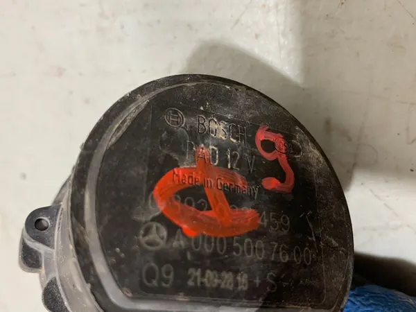 MERCEDES W206 C200 Pompa acqua A0005007600 image 2