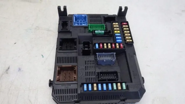 OEM 9819850080 BSI-module voor Peugeot 208/2008 image 4